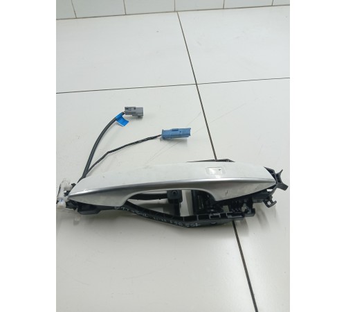 Ручка двери передняя правая наружная