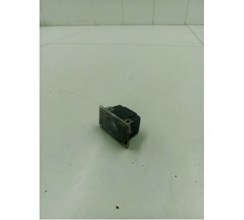 Плафон внутреннего освещения салона