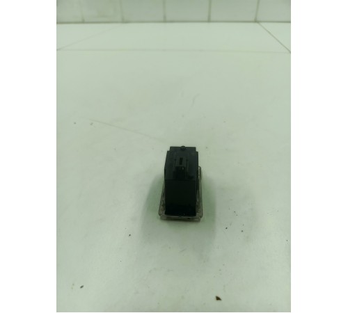 Плафон внутреннего освещения салона