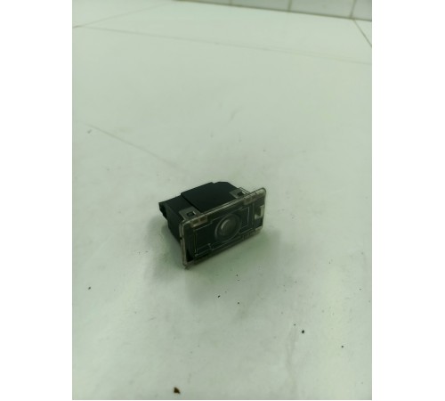 Плафон внутреннего освещения салона