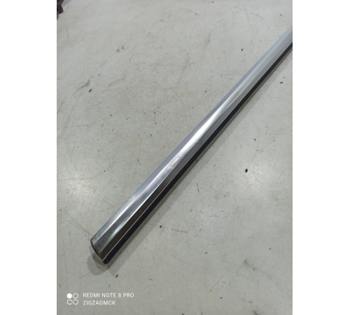 Уплотнитель стекла (передний левый наружный)