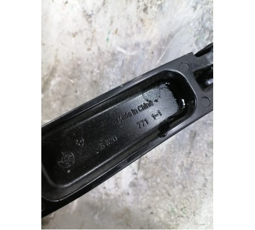 костыль стеклоочистителя левый