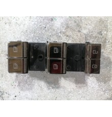Блок кнопок управления стеклоподъёмниками передний левый