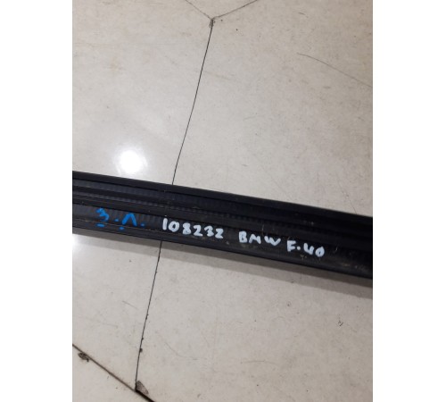 Уплотнитель стекла (задний левый наружный)