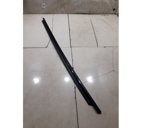 Уплотнитель стекла (задний левый наружный)