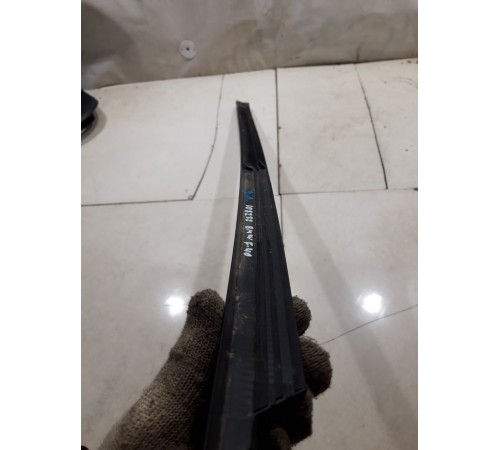 Уплотнитель стекла (задний левый наружный)