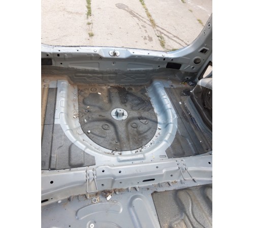 Ниша багажника(запасного колеса)