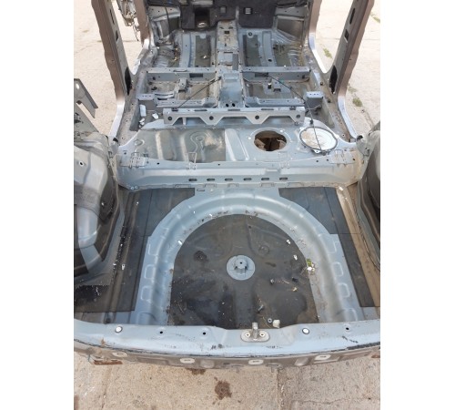 Ниша багажника(запасного колеса)