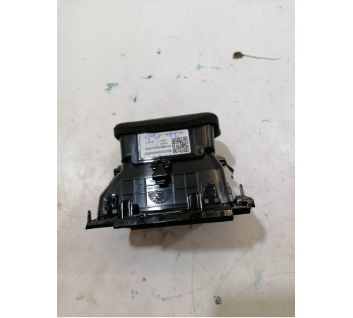 Дефлектор воздушный правый