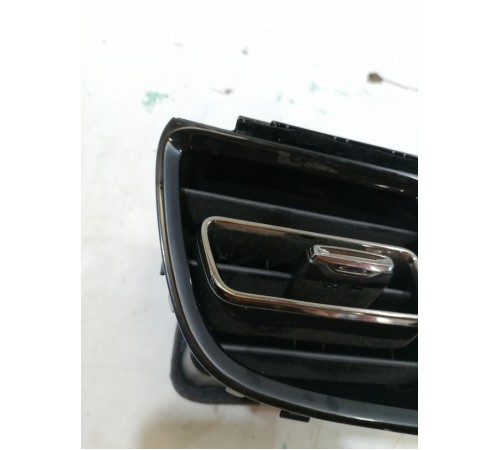 Дефлектор воздушный правый