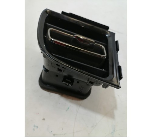 Дефлектор воздушный правый