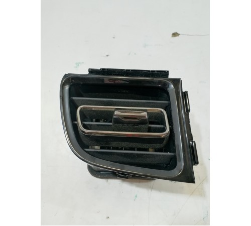 Дефлектор воздушный правый