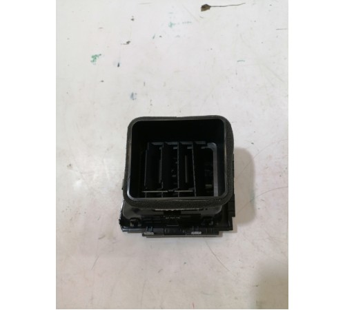 Дефлектор воздушный правый