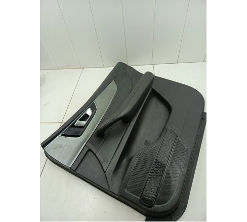 Обшивка двери передняя правая