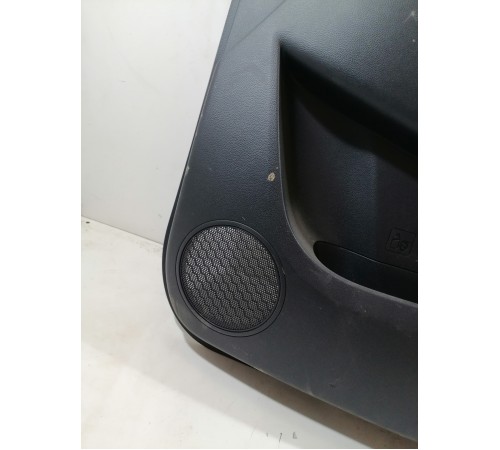 Обшивка двери передняя правая