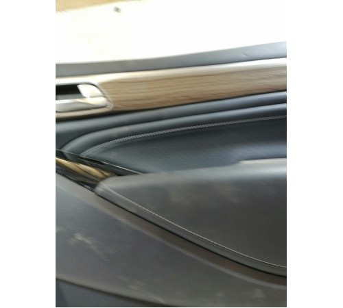 Обшивка двери передняя правая