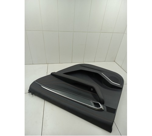 Обшивка двери задняя правая