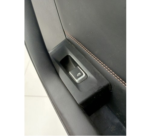 Обшивка двери задняя правая