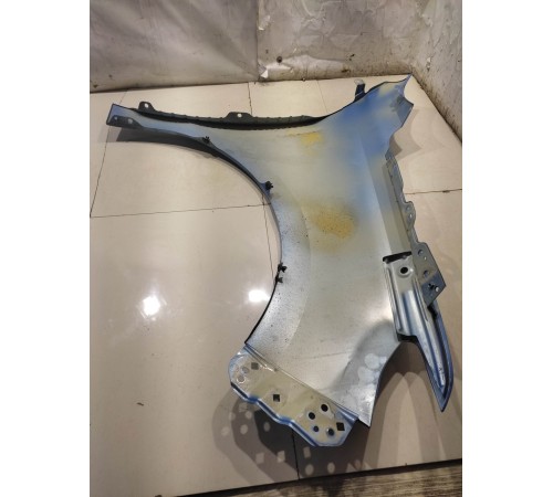 Крыло переднее левое