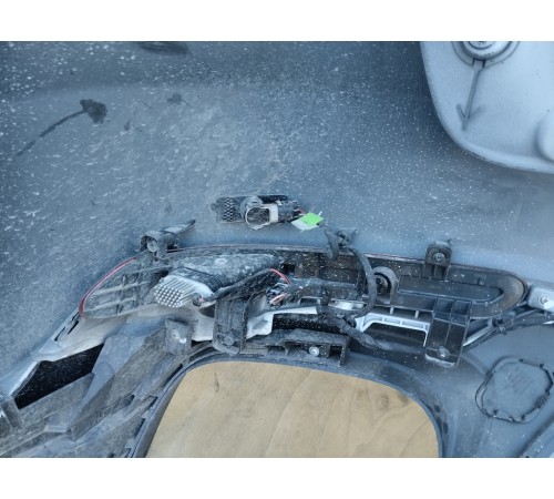 Задний бампер в сборе