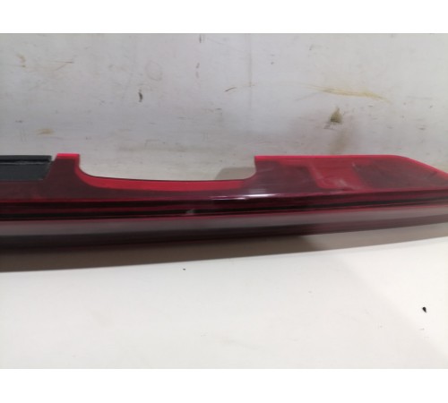 Фонарь крышки багажника центральный