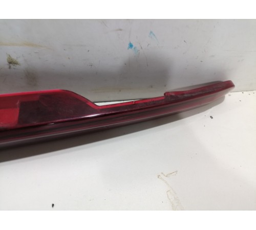 Фонарь крышки багажника центральный