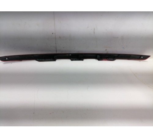 Фонарь крышки багажника центральный