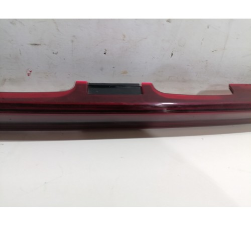 Фонарь крышки багажника центральный