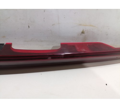 Фонарь крышки багажника центральный