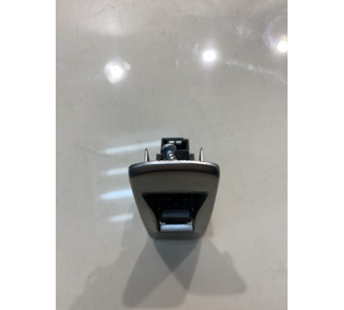 Кнопка стеклоподъемника(передняя,правая)