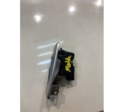 Кнопка стеклоподъемника(передняя,правая)