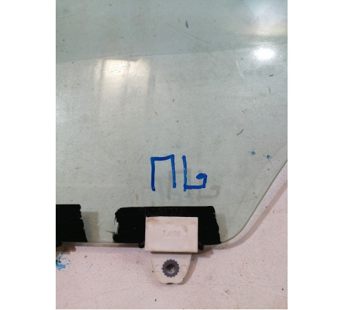 Стекло двери переднее левое