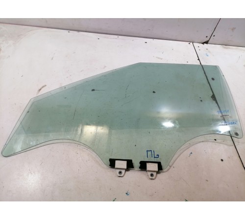 Стекло двери переднее левое