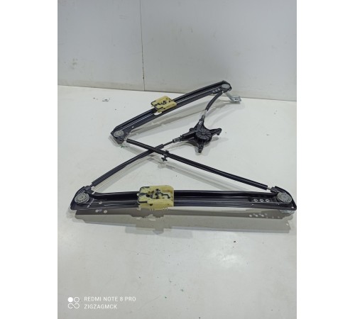 Стеклоподъемник (передний правый)