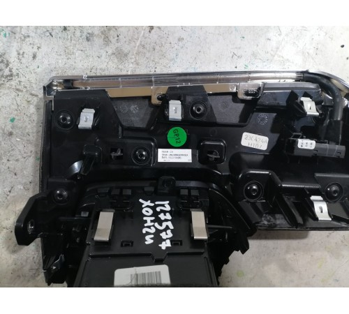 Воздушный дефлектор передний левый