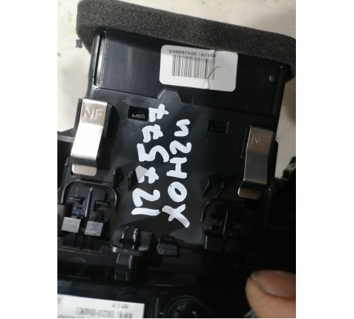 Воздушный дефлектор передний левый