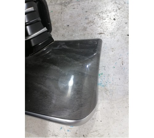 Воздушный дефлектор передний левый