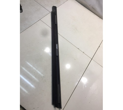 Молдинг двери (передний, правый)