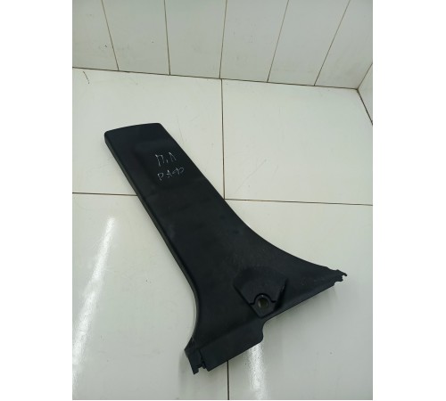 Обшивка центральной стойки левая