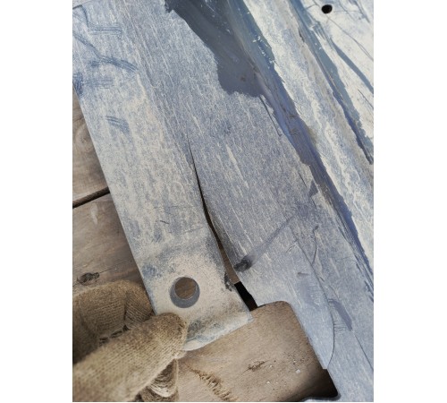 Защита антигравийная левая