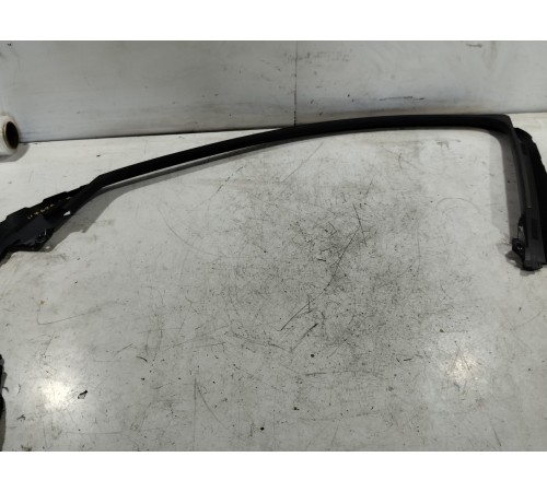 Накладка рамки стекла передняя левая внутренняя