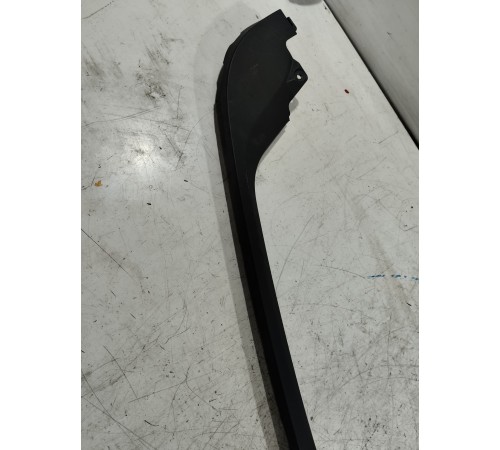 Накладка рамки стекла передняя левая внутренняя