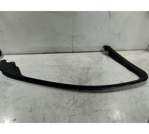 Накладка рамки стекла передняя левая внутренняя