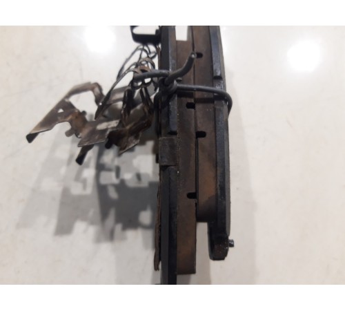 Тормозные колодки (задние левые)