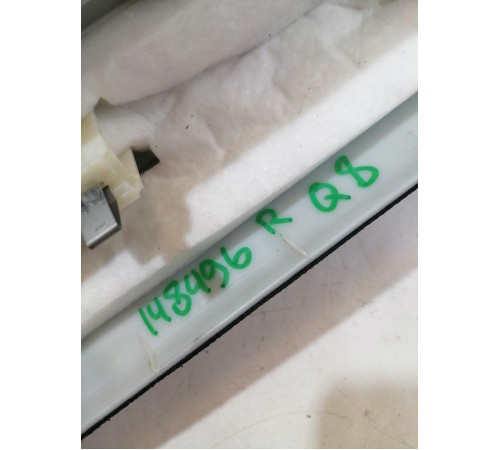 Обшивка передней стойки правая