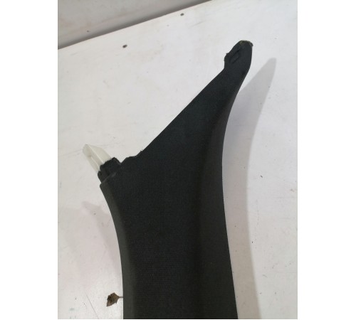 Обшивка передней стойки правая
