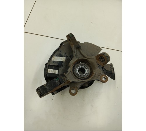 Кулак поворотный передний правый