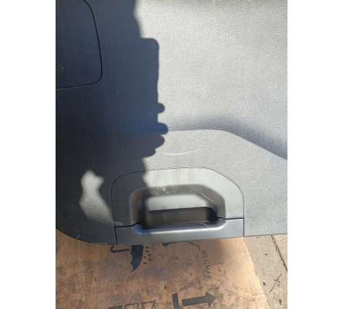 Обшивка крышки багажника