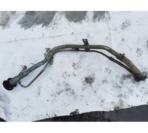 Горловина топливного бака