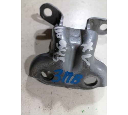 Петля двери задняя правая верхняя